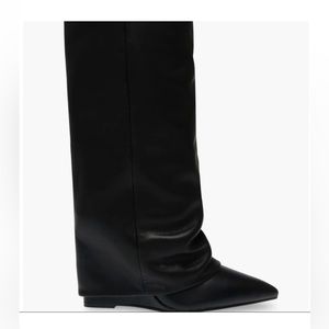 Madden girl size 10 fold over black leather boots.
